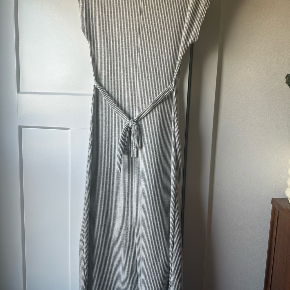 Gray Ribbed Button-Down Jumpsuit - Picture 4 of 4